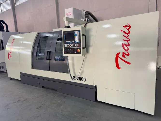 Centro de usinagem Travis M 2000