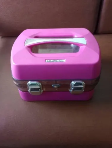 Maleta para 34 esmaltes + base para acetona e algodão
