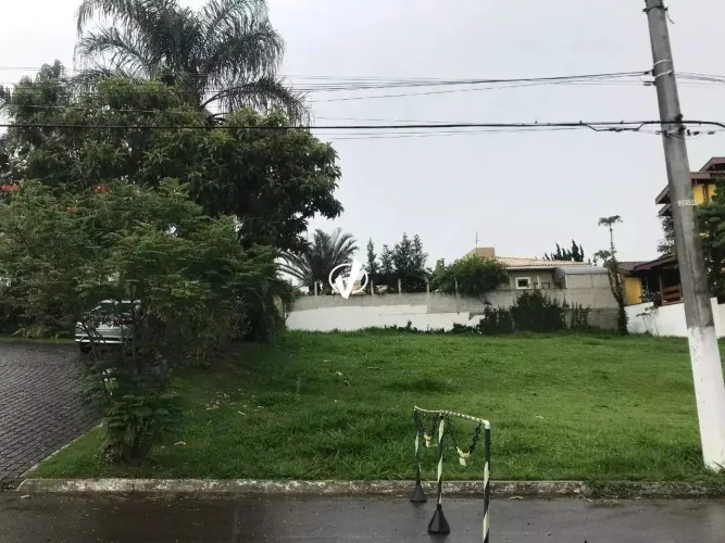 LOTE À VENDA - COLONIAL VILLAGE - PINDAMONHANGABA - SP