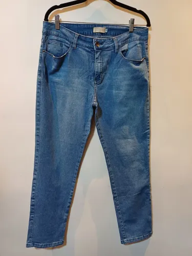 Calça jeans Beluga, bem conservada tam. 44.