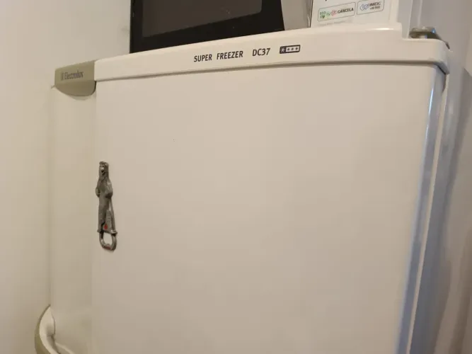 Geladeira com defeito