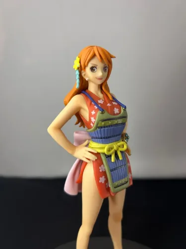 Action figure Nami DXF Banpresto