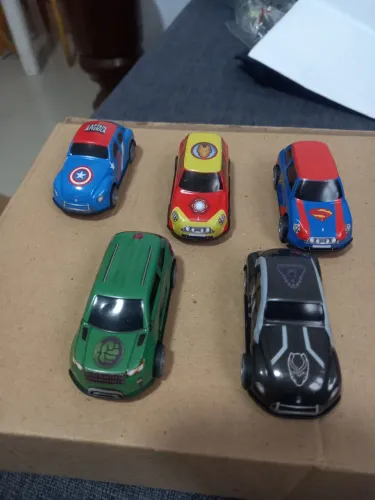Miniaturas de Carros de Super-Heróis