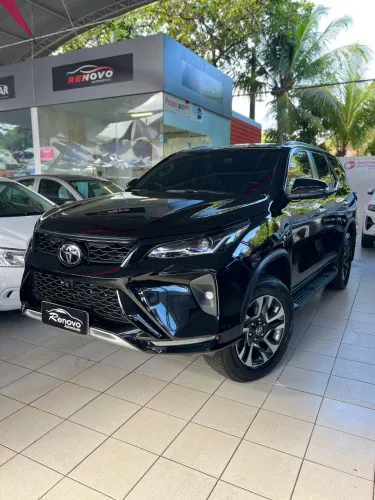 Toyota Hilux SW4 SRX Plat. 4X4 2.8 TB Die. Aut. 2024