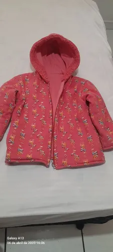 Casaco de inverno infantil com capuz