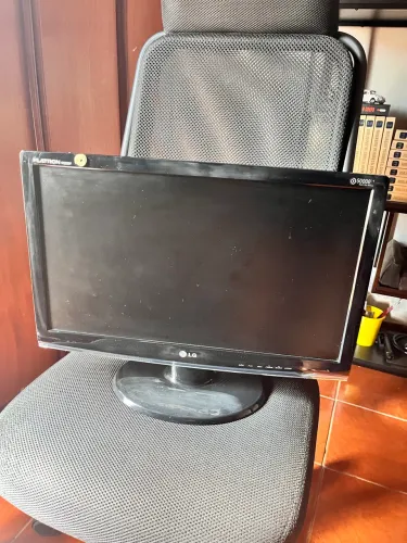 Monitor Lg Flatron 21,5 Polegadas W2253v