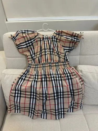 Vestido Burberry TAM 7/ 8