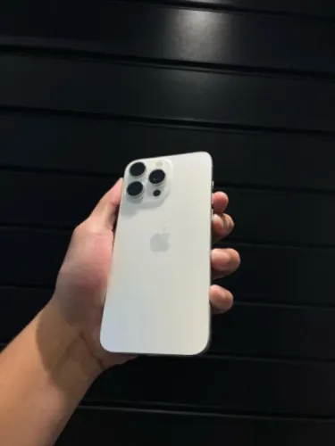 iPhone 15 Pro Max com garantia APPLE em excelente estado