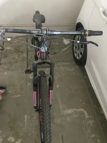 Bicicleta Mountain Bike