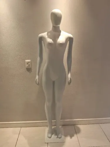 Manequim Feminino Branco - Esportivo