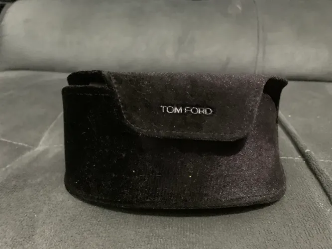 óculos de sol da grife Tom Ford,