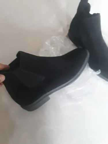 Botina  nova 42 