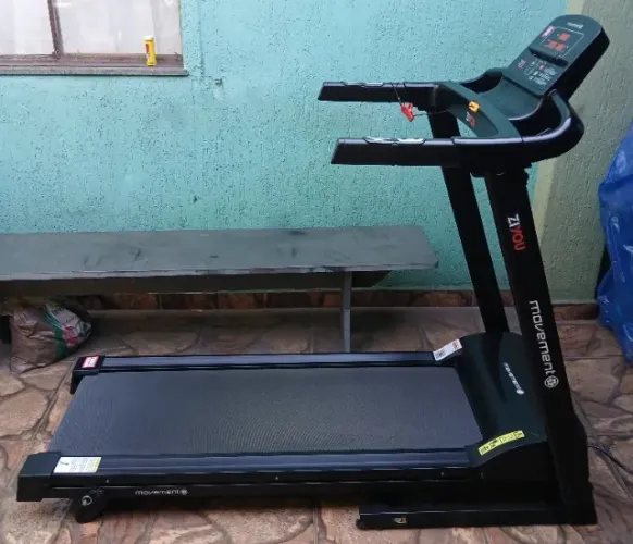 Ate 10x sem Juros - Esteira Elétrica Moviment R1 - 13 Km - Novíssima