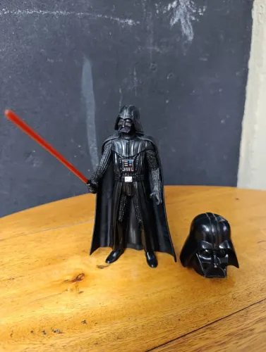 Darth Vader - Figura de Ação Star Wars Hasbro e Case cabeça Darth Vader Lucas Film
