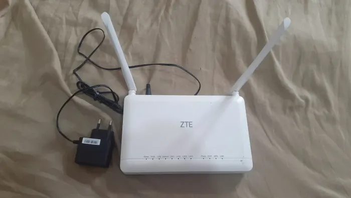 ONU GPON WiFi AC ZTE F670L NEW 1POT+4GE 2.4G/5G 5DB UPC.