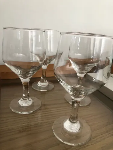 Conjunto de Taças de Vinho Elegantes