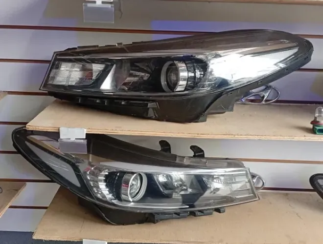 PAR FAROL KIA CERATO 17/19