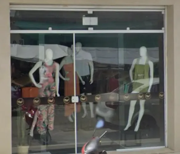 Vitrine c/2 portas de correr