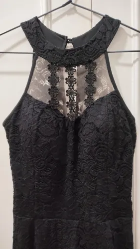 Vestido festa preto rendado