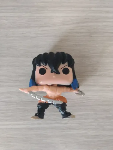 Boneco de anime semelhante a funko pop