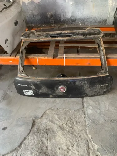 Tampa Traseira Fiat Punto Essence