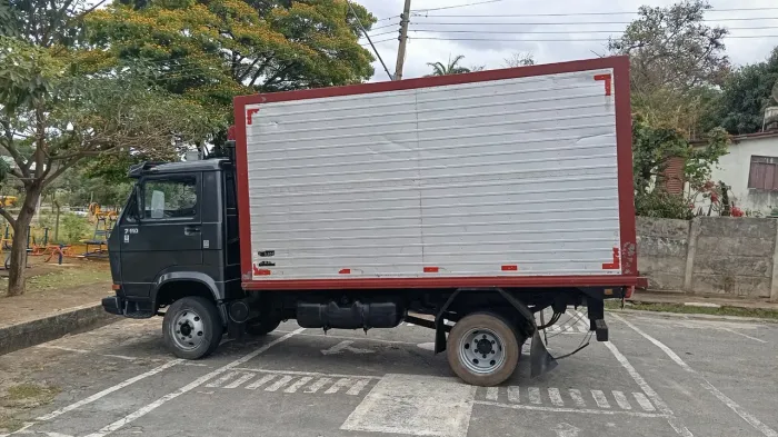 Caminhão gancheira VW 7110