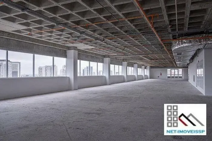 CONJUNTO COMERCIAL (1.115m²), 6 BANHEIROS, 20 VAGAS. A POUCOS METROS DO FÓRUM TRABALHISTA