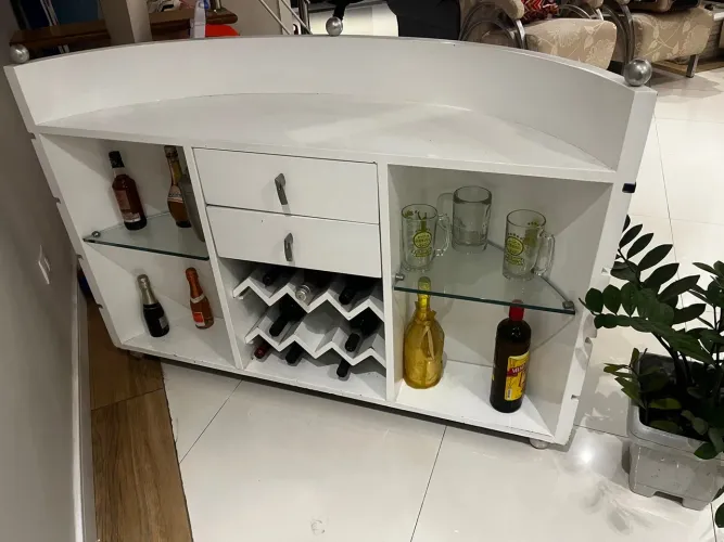 Barzinho/Aparador Branco com Adega