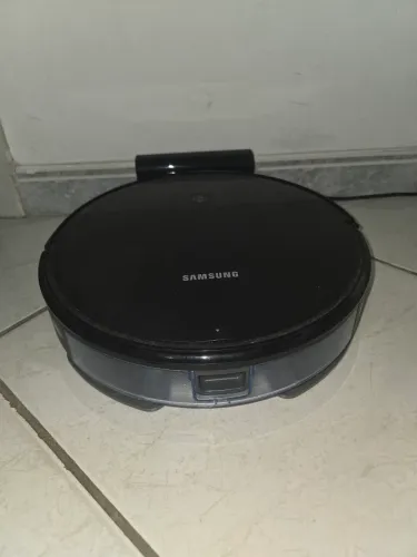 Robo aspirador  Samsung aspira e passa.