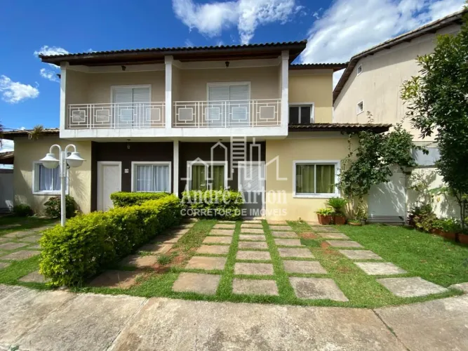 Casa em Condomínio 03 dormitórios