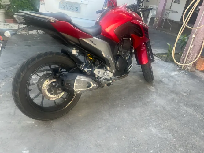FZ25 pouco rodada