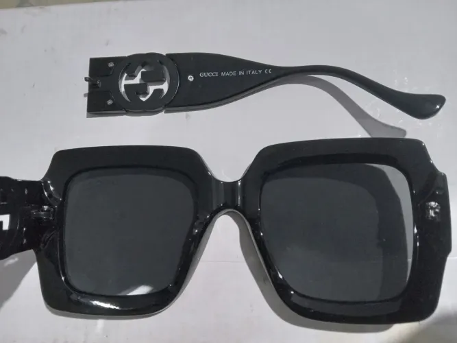 Oculos original GUCCI GG1022 (reparar haste direita).