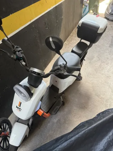 Vendo Moto Elétrica Branca Moto Chefe 2025