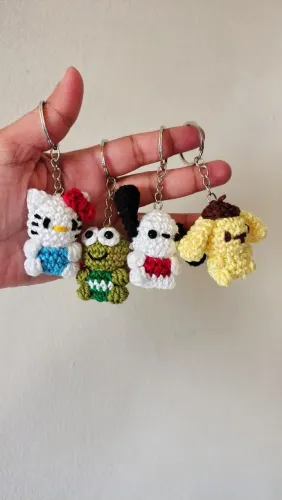 Chaveiros Sanrio em Amigurumi - Hello Kitty, Kuromi, My Melody e Mais | Feitos à Mão