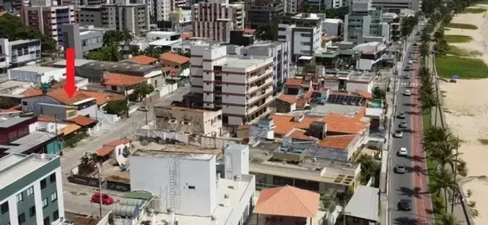Alugo casa 160m² com 3 quartos à 50m da orla com vista parcial do mar de Manaira .