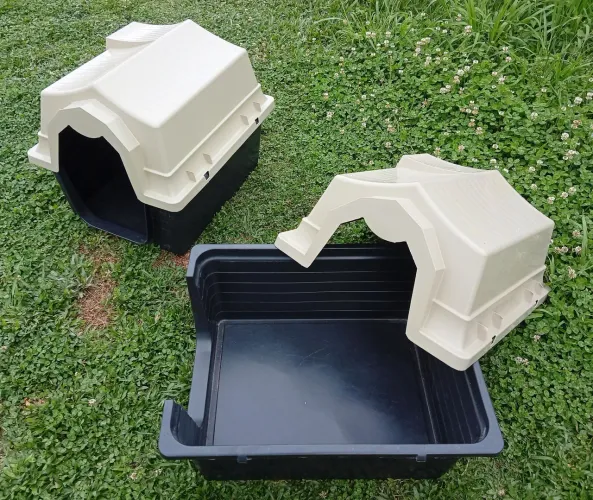 2 casinhas de cachorro médio/grande porte (20-25kg)
