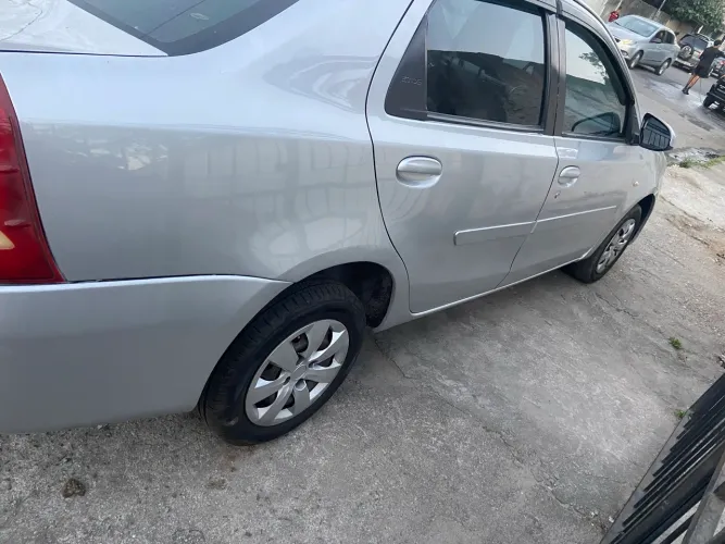 Toyota Etios XS Sedan 1.5 Flex 16V 4P Mec. 2015