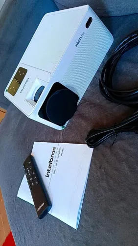 Projetor nunca usado novinho 60 a 200 polegadas muito top 