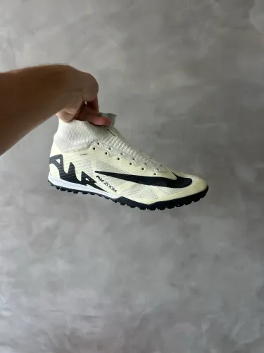 Chuteira Nike mercurial