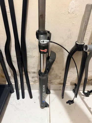 Suspensão sr suntour xcm30