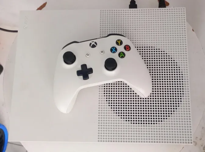 Xbox one s, com 1 controle