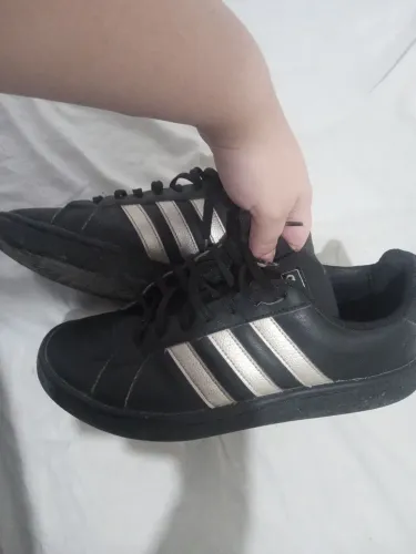 Tênis Adidas