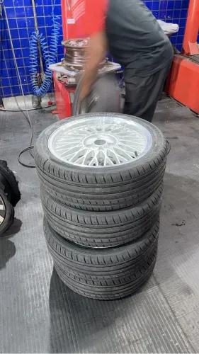 Pneus 205/45R17