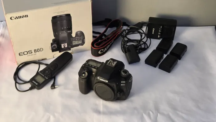 Câmera Canon 80D (SÓ CORPO) 43K cliques
