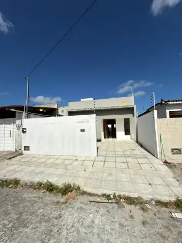 Casa para venda possui 84 metros quadrados com 3 quartos em Mangabeira - João Pessoa