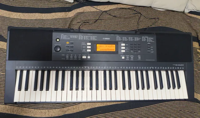 Teclado Yamaha PSR E343