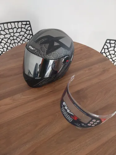 CAPACETE FW3 C/ VISEIRA CROMADA E NARIGUEIRA