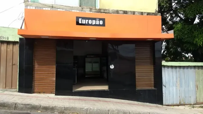 Vendo sobrado de 3 quartos e loja