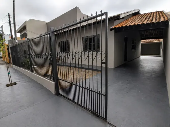 Casa para locação com 3 quartos sendo 1 suíte, na Região Sul de Londrina