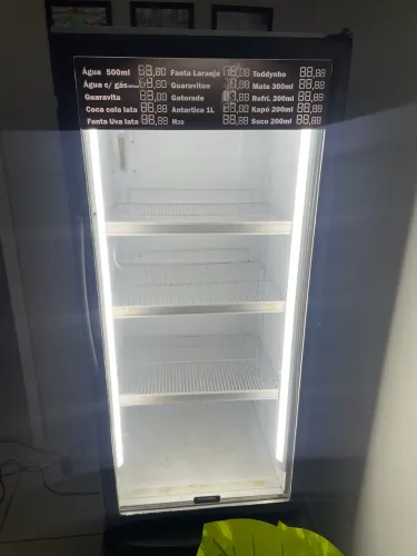 Geladeira expositora